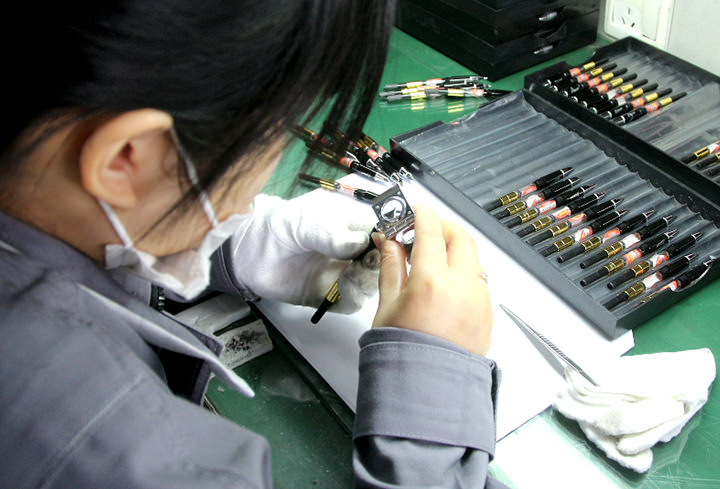 签字笔  美工笔  圆珠笔  蘸水笔 金笔  钢笔 定制笔  书法笔、签字笔   ky开云(中国)官方在线登录 水妖