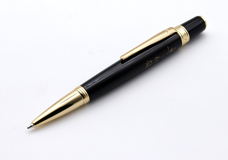 签字笔  美工笔  圆珠笔  蘸水笔 金笔  钢笔 定制笔  书法笔、签字笔   ky开云(中国)官方在线登录 水妖